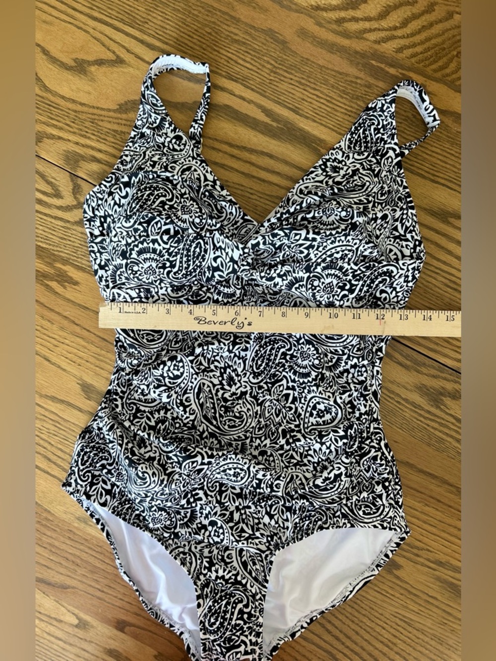 Lands' End Black White One Piece Swimsuit, Medium padded bra inserts